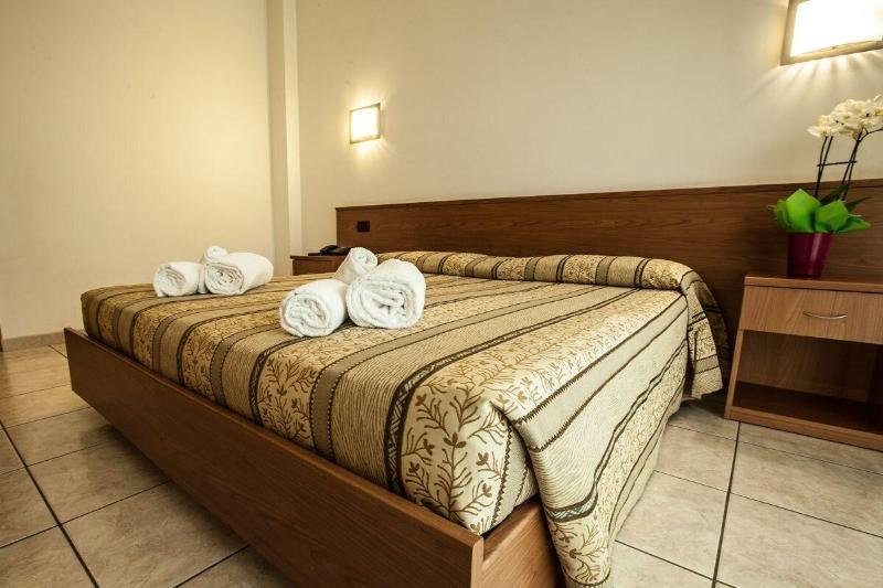 Hotel Davide ริโวลิ ภายนอก รูปภาพ