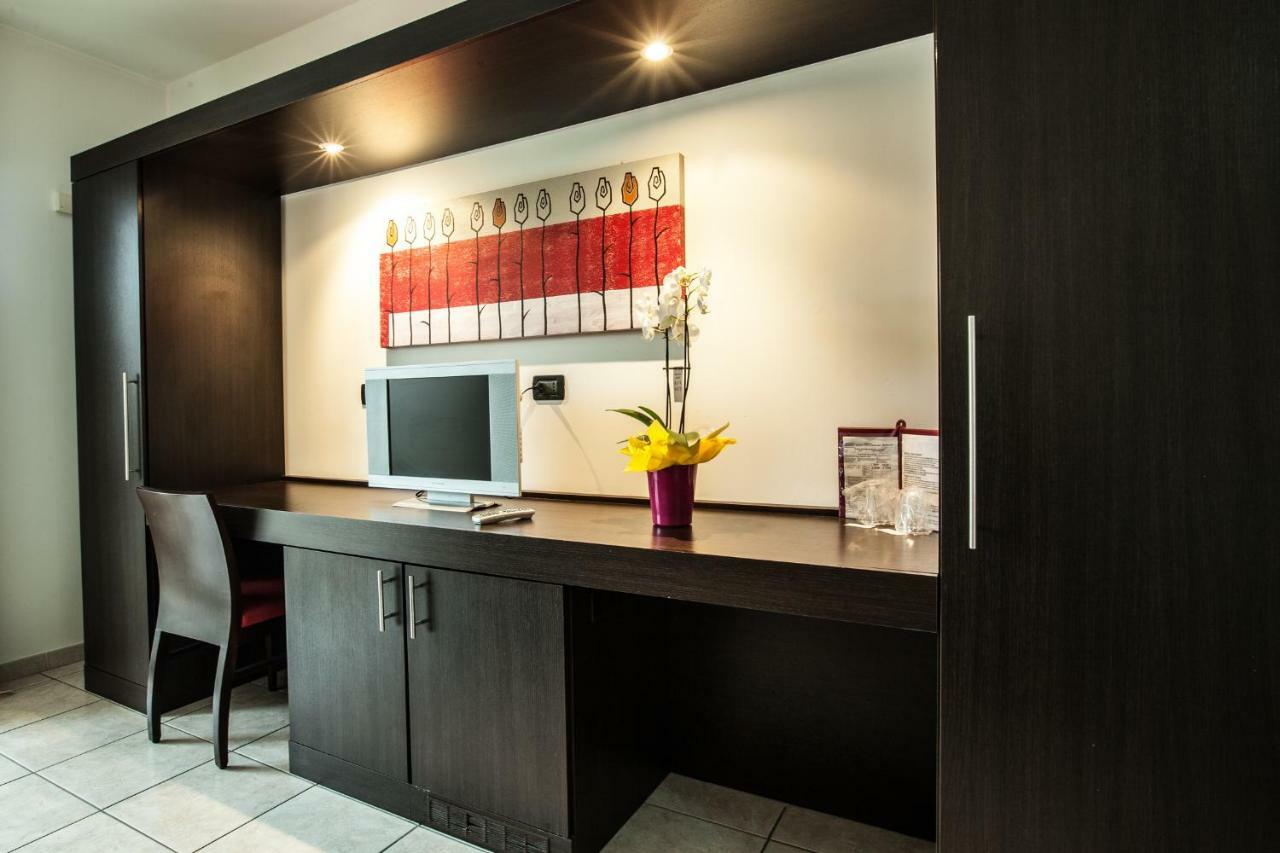 Hotel Davide ริโวลิ ภายนอก รูปภาพ