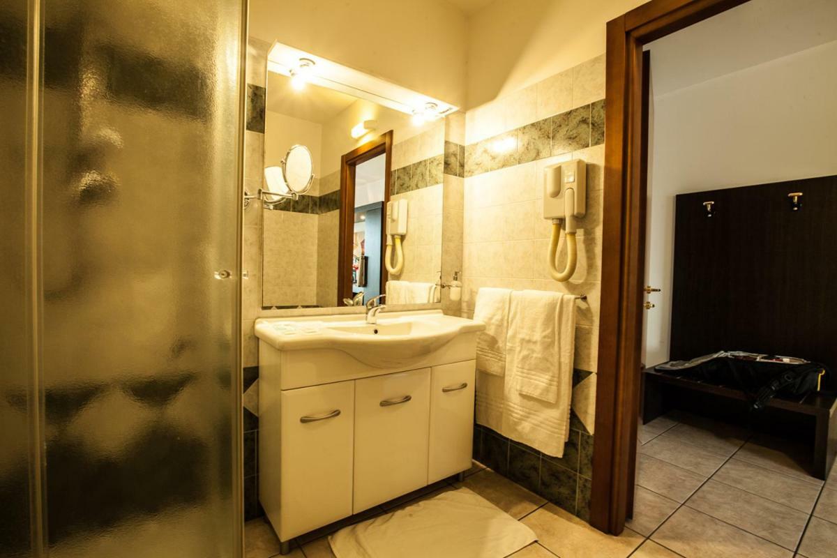 Hotel Davide ริโวลิ ภายนอก รูปภาพ