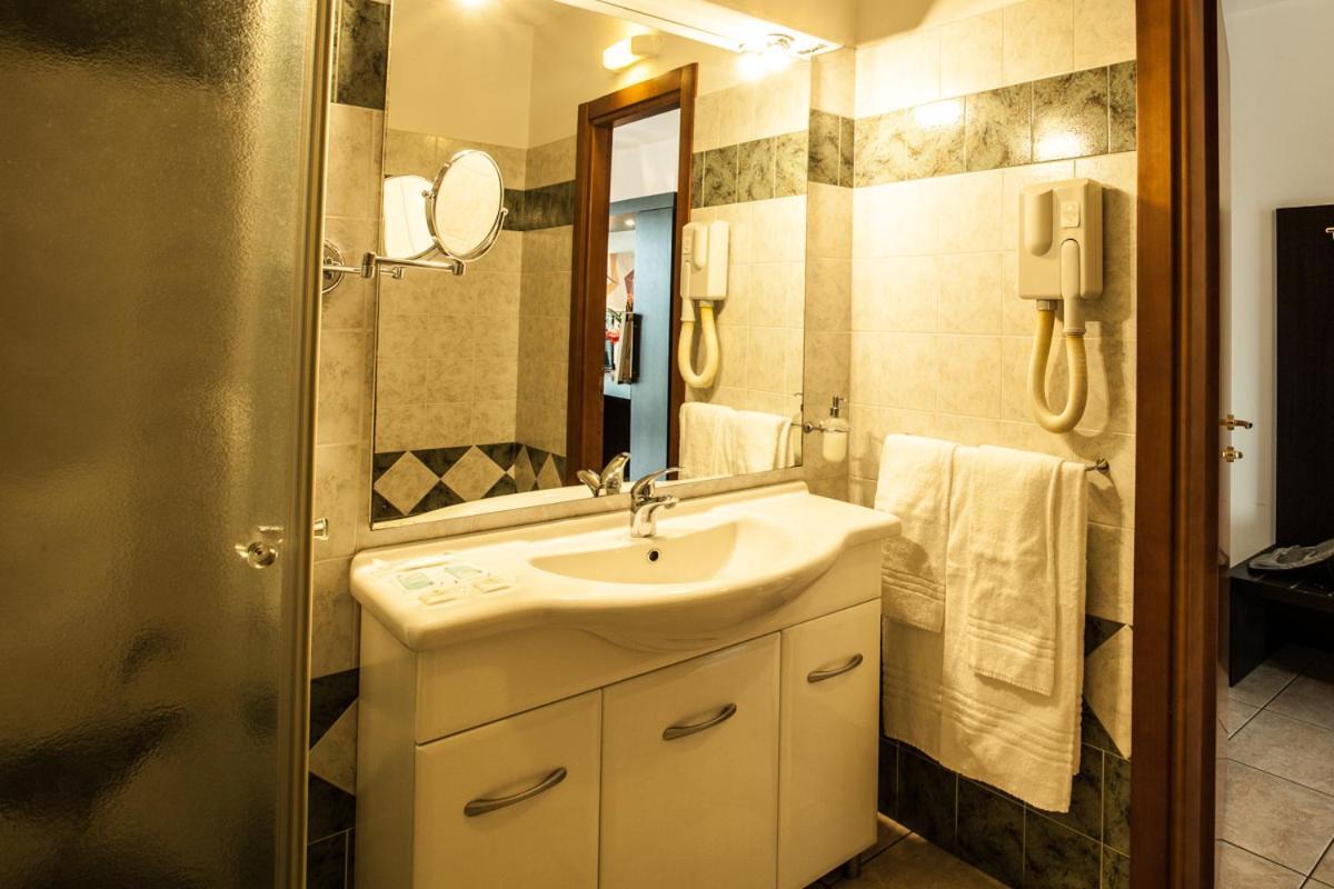 Hotel Davide ริโวลิ ภายนอก รูปภาพ